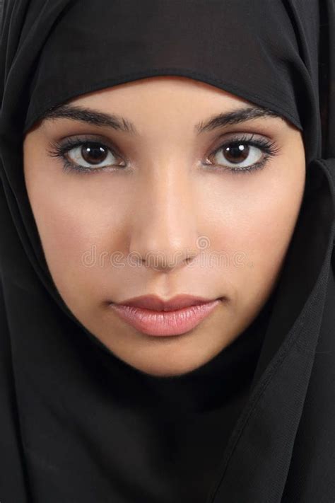 42,854 Most Beautiful Arab Women Stock Photos & High